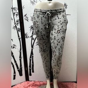 🐝 Gray Leopard Super Soft Cozy Jogger Pant Medium